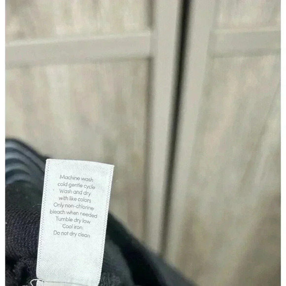 Athleta Black Pants Sz 8 Skinny Leg Hip Pockets Zipp Closure - Picture 9 of 9